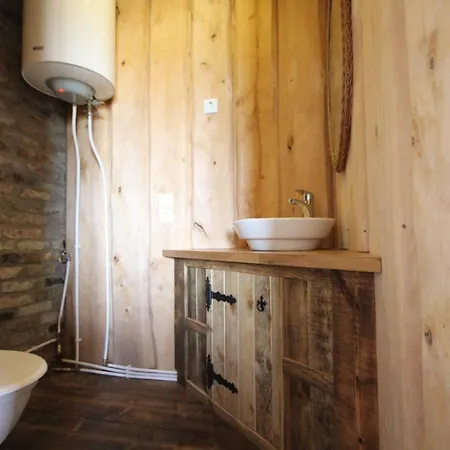 Gospodarstwo wiejskie Puhkemaja Varati